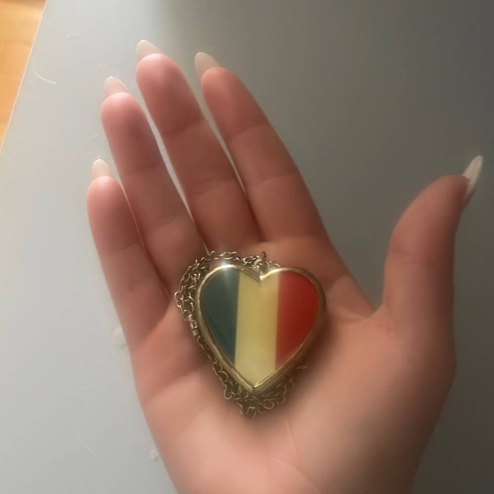 France heart necklace